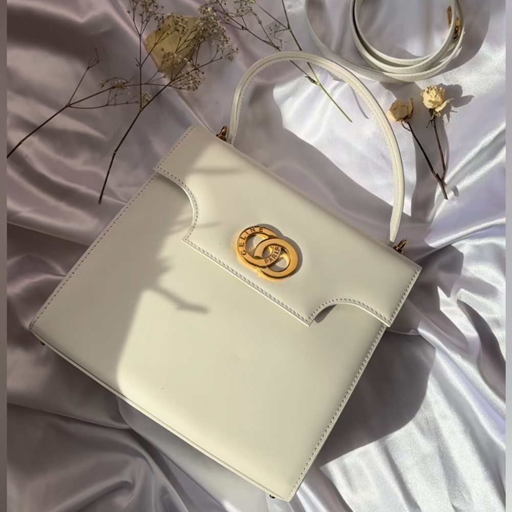VINTAGE WHITE CELINE BAG AUTHENTIC WHITE/GOLD INTERLOCKING O TOP HANDLE BAG